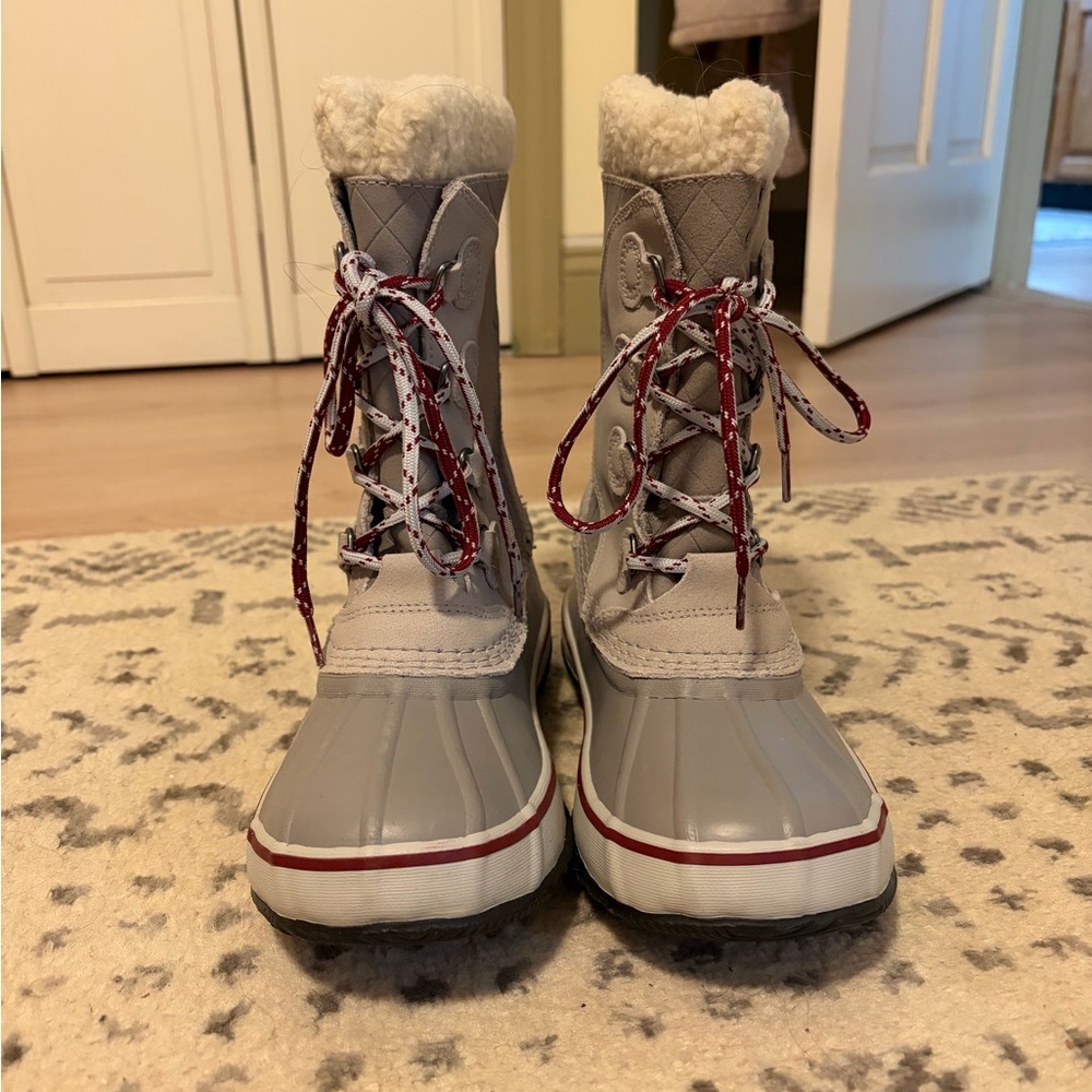 LL Bean Never Worn Women’s Snow Boots